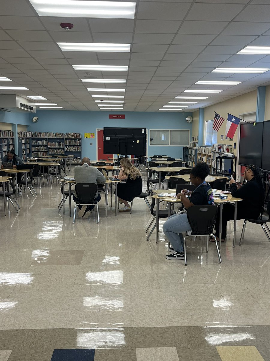 D Whitaker tweet media