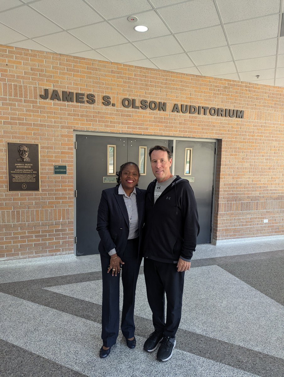 Sam Houston Football (@bearkatsfb) on Twitter photo A special thank you to Dr. Aneika Simmons (<a href="/aneika/">Aneika Simmons, PhD</a>) for coming to speak to our team about leadership this week during training camp!
#EatEmUpKats A special thank you to Dr. Aneika Simmons (<a href="/aneika/">Aneika Simmons, PhD</a>) for coming to speak to our team about leadership this week during training camp!
#EatEmUpKats