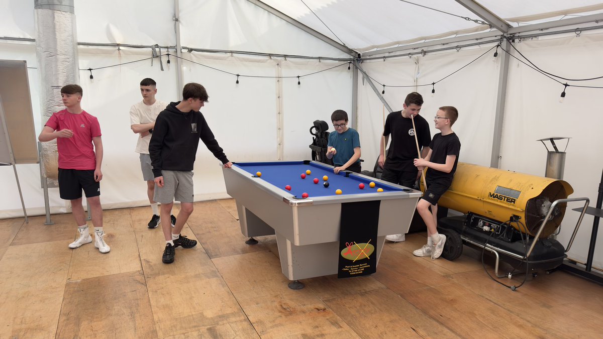 Weekends just got better! 🎉 Check out the fun happening at our youth drop-in at #TheBox🥊 A safe space to chill, connect, and have a blast with friends. 

Join us this weekend! 
#NotJustABoxingClub
#SafeSpace 
#Positivechoices