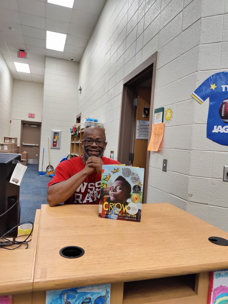 One of my favorite books to read! #atlantapublicschools  #readmorebooks <a href="/APSMediaServ/">APS Media Services</a> <a href="/JenWinSaunders/">Jen WinS</a>  <a href="/LynairMiller/">Lynair Miller</a>!