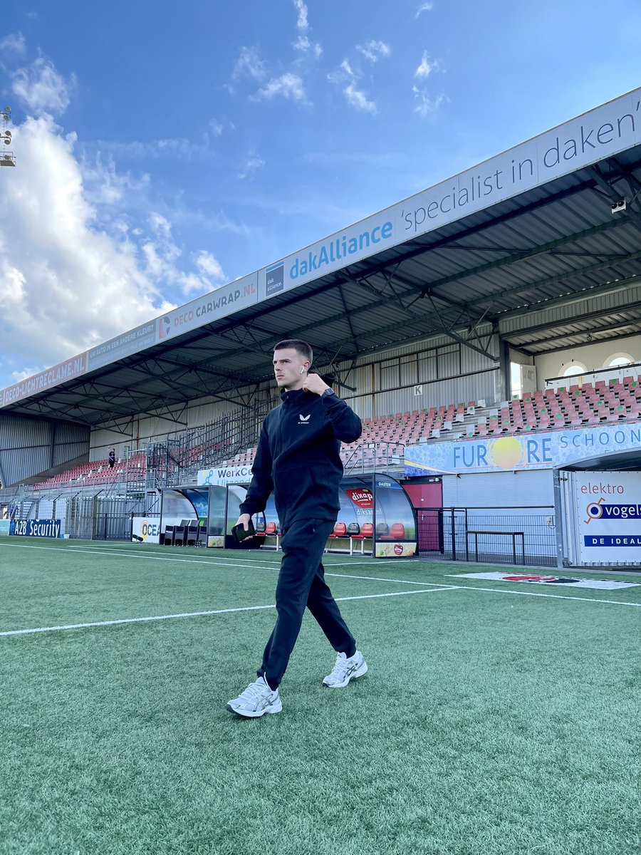 🤓 De speler met de meeste Keuken Kampioen Divisie-ervaring in de basiself van Jong FC Utrecht is 𝐋𝐲𝐧𝐝𝐞𝐧 𝐄𝐝𝐡𝐚𝐫𝐭.

De 18-jarige aanvaller kwam tot nu toe 53 keer uit in de Eerste Divisie, waarin hij in totaal 2.633 speelminuten maakte.