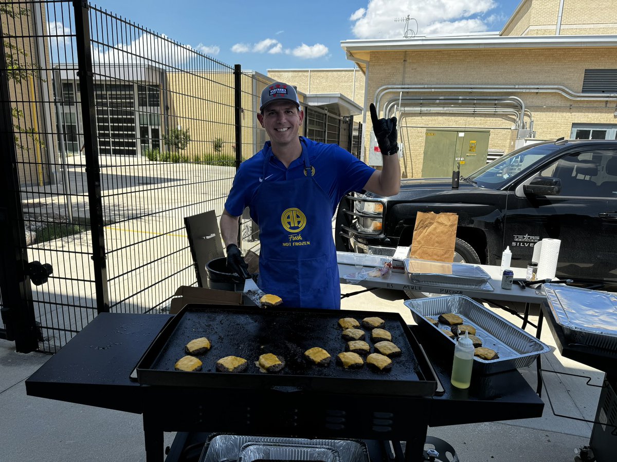 Thanks to <a href="/AustinAmaroAHHS/">Austin Amaro</a> &amp;  company, for the incredible lunch we had today. Shoutout to Wiatrek’s Meat Market too! Excited for the upcoming year!
💙🌭🍔💛 
<a href="/AHHSmules/">AHHS Mules</a> <a href="/AHISD/">Alamo Heights ISD</a> <a href="/KBrownTASA/">Kevin Brown</a> @WeGoPublic <a href="/RootEdSA/">RootEd Texas</a> <a href="/AHSFoundation/">AH School Foundation</a> <a href="/WiatrekSa/">Wiatrek’s Meat Market</a> 
#FreshNotFrozen #GrillSkills