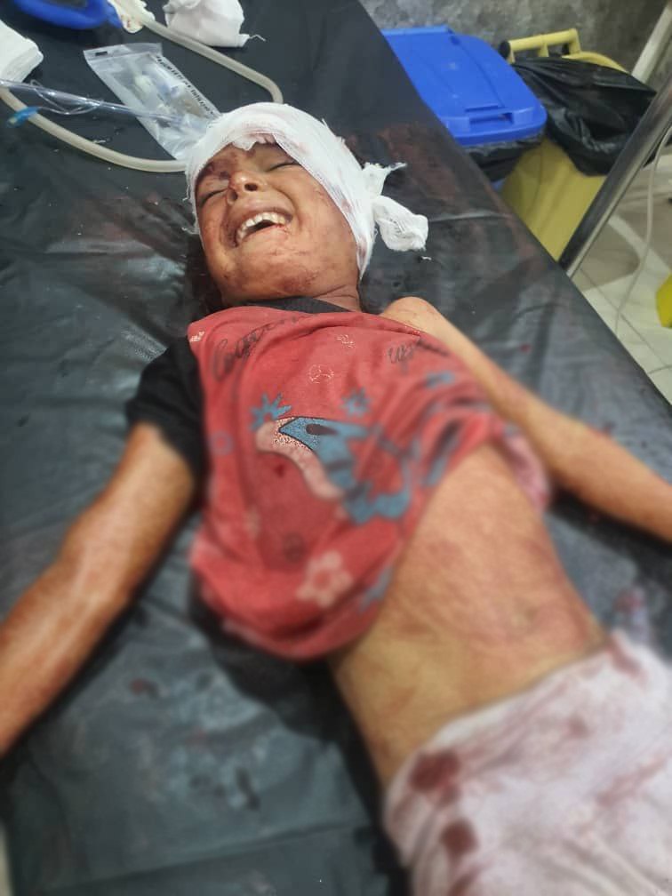 farhad_shami's tweet photo. #Syrian regime forces commit two horrific massacres in Deir Ezzor, resulting in 11 civilians martyred, most of them children. Details in the following link:
https://t.co/Qlnu7oEuoP https://t.co/WBzYJOLFFH