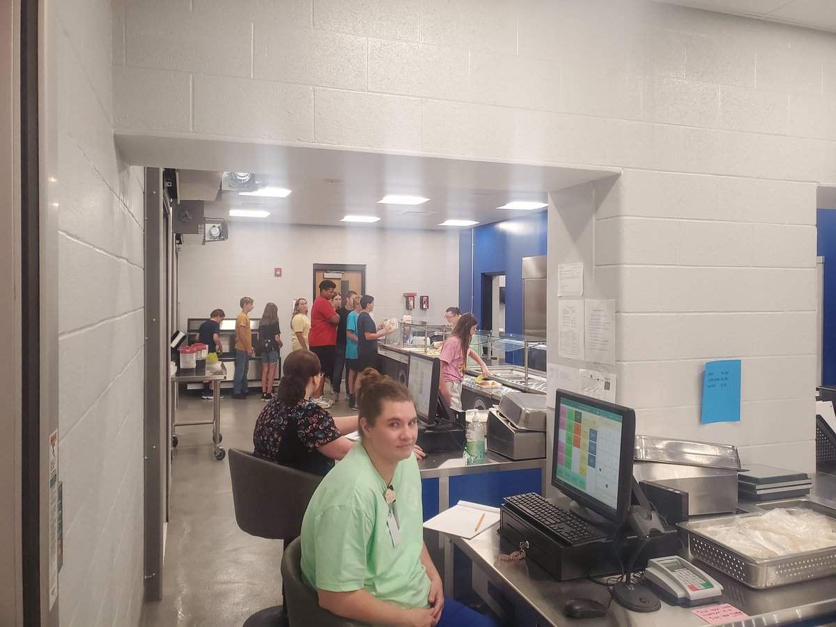 E.O. Coffman Middle tweet media