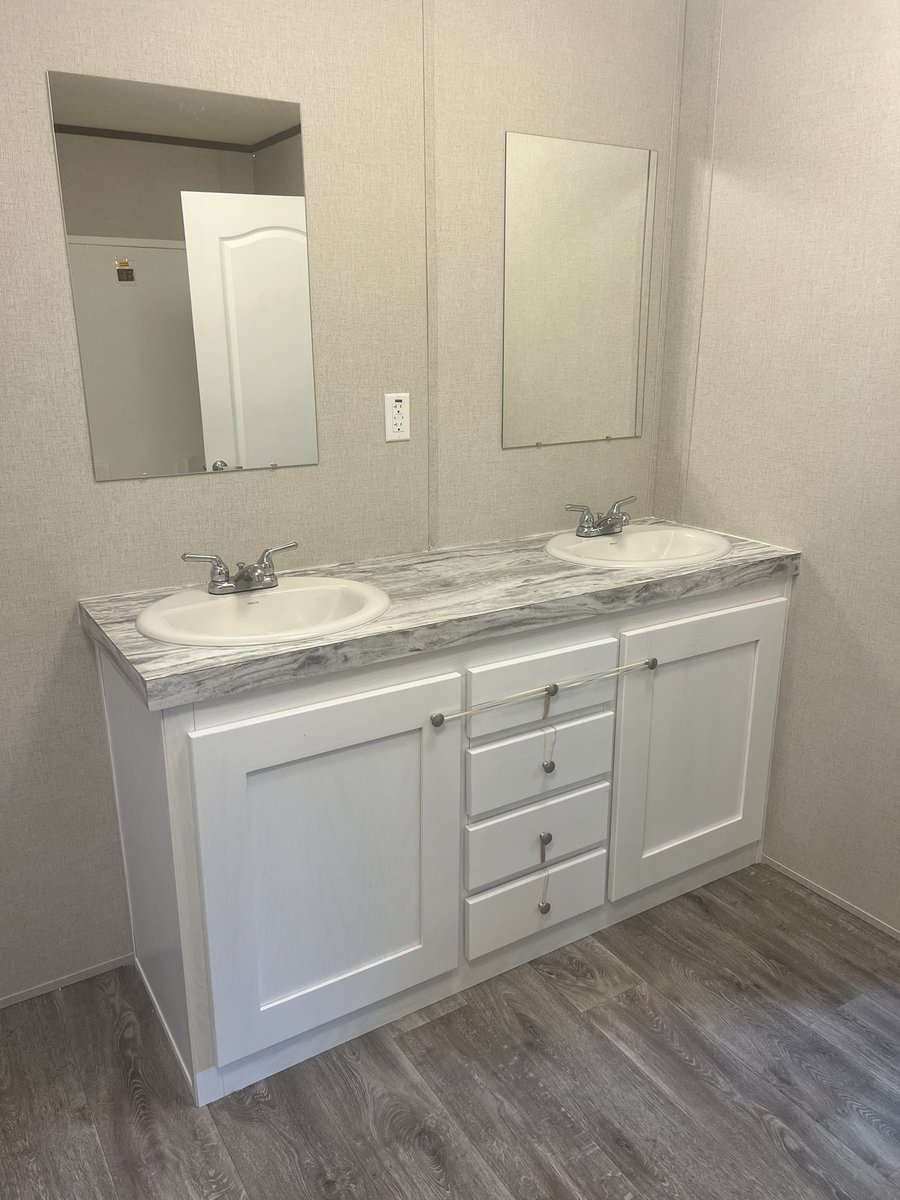 SWHomeCenter's tweet photo. 3 bed 2 bath double under 100k
Lot model 96,995 (dark cabs and floor vents)
Order price w/ overhead air, max insulation, white hardwood cabs, vinyl throughout, etc is 99,995
Price includes
D+S
AC
Steps
Appliances
337-436-5593
500 S Martin Luther King Hwy
Lake Charles, LA 70601 https://t.co/JnhGS7tb1S