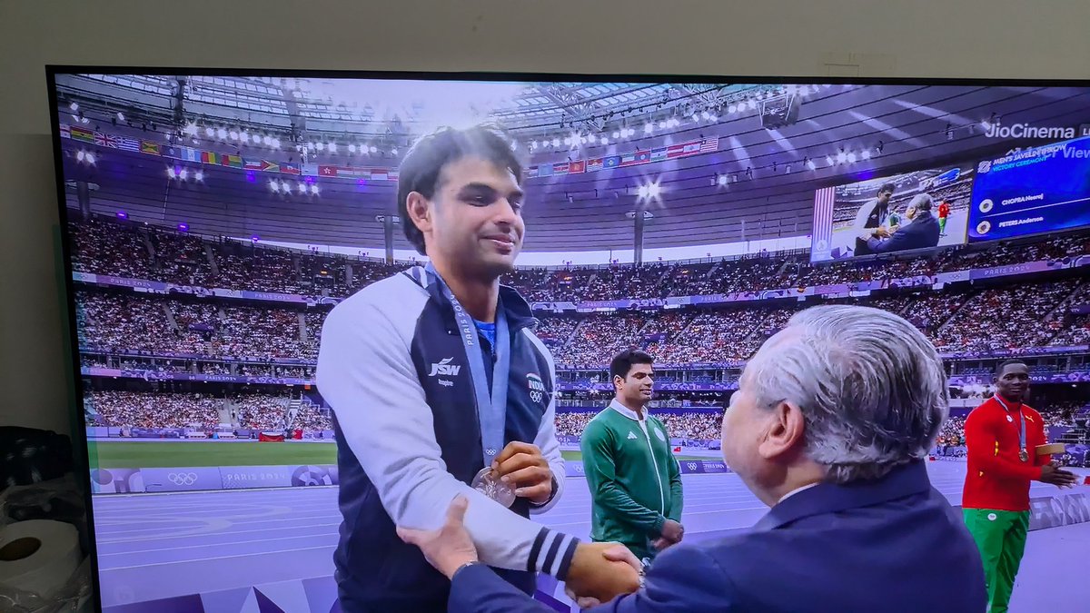Gudamalani24324's tweet photo. #NeerajChopraWinsSilver
#javlinthrow
Hoping for bronze in wrestling #aman_sherawat https://t.co/DpohraeRT0