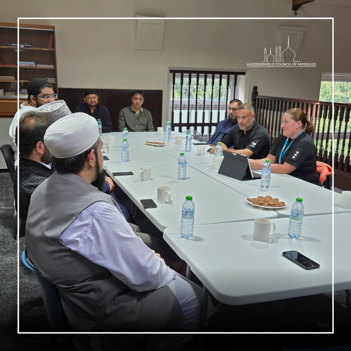 On Tue, mosque leaders met with <a href="/WestYorksPolice/">West Yorkshire Police</a> to address recent far-right #riots in Huddersfield. We can confirm the individual responsible has been convicted. #Islamophobia is not welcome here. Thanks to the police and <a href="/HuddsCAG/">Huddersfield Community Action Group</a> for their support.