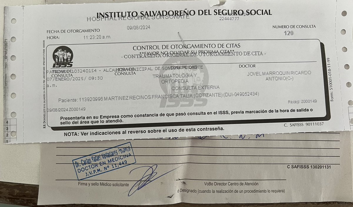 LyleO__'s tweet photo. ES EN SERIO @isss_gob_sv? Mi pareja ya lleva cuatro meses con una fractura en su brazo izquierdo, la semana pasada le dijeron que era necesaria una resonancia para evaluar si necesita operación y le dejan la cita para el 07 de enero! Mientras tanto que? Que se le caiga el brazo?! https://t.co/hmkIl7jvC3