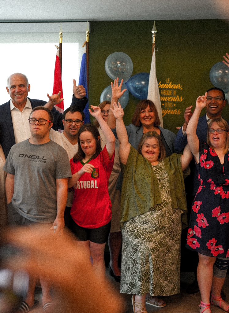 CarmantLionel's tweet photo. Inauguration avec @MinFitzgibbon du Pas de Deux, à Terrebonne, un projet de 10 logements pour nos jeunes adultes ayant une déficience intellectuelle ou un trouble du spectre de l'autisme. 🌟

Un magnifique milieu de vie sécurisé et adapté, où chaque résident peut développer son autonomie, tisser de nouvelles amitiés et s'épanouir pleinement.