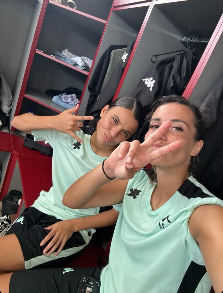 Lesvertes_dz's tweet photo. 𝐿𝒶 𝐹𝑜𝓇𝒸𝑒 𝒟𝒵 🇩🇿🙌

Mélissa Bethi &amp; @inesboutaleb14 https://t.co/t4dbPxkMMf