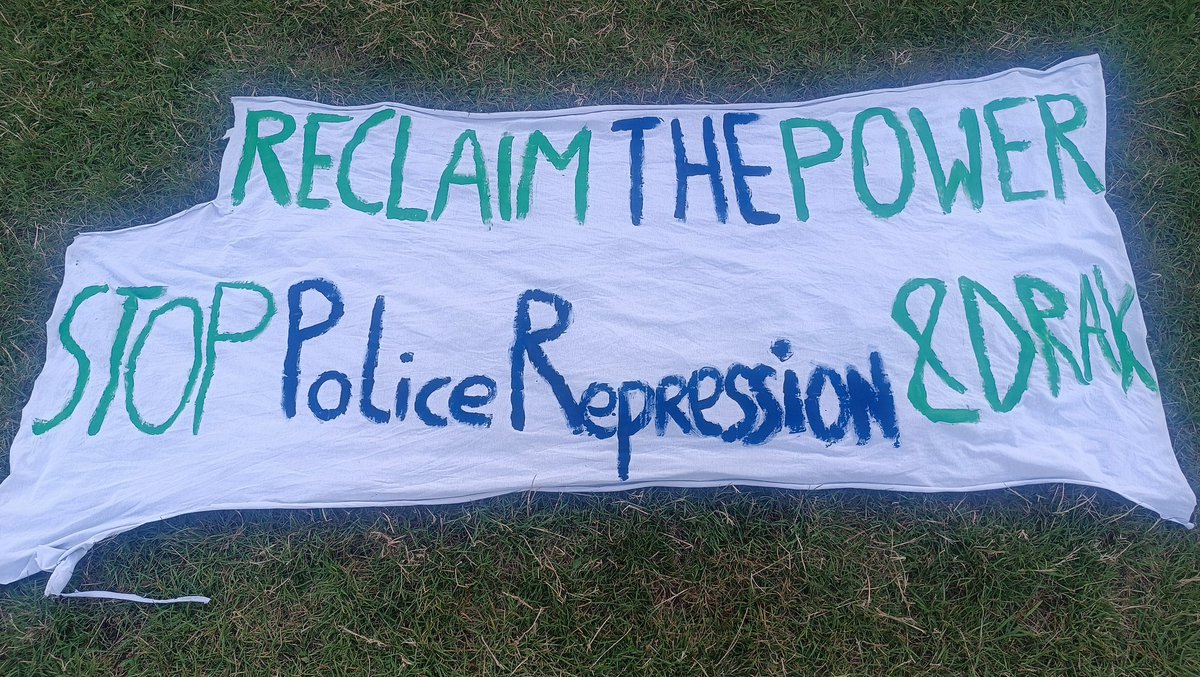 🔥Love, rage and oodles of solidarity with our comrades @ReclaimThePower - from camp to camp✊🏼

The people united (against police repression) will never be defeated!

#NoJusticeNoPeace!
