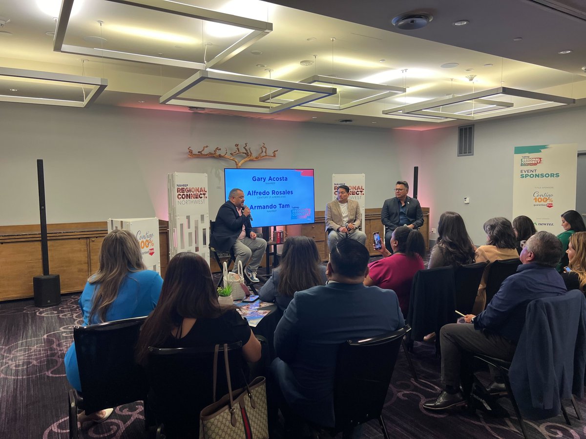 NAHREP's tweet image. Incredible insider's perspective on this year's #NAHREPatLAT!

Gary Acosta (@garynahrep), Armando Tam (@Titosmundo) &amp;amp; Alfredo Rosales (@CENTURY21 Americana) shared insights on Leading Up to 44, NAL highlights, and the upcoming, highly-anticipated Tony Robbins event