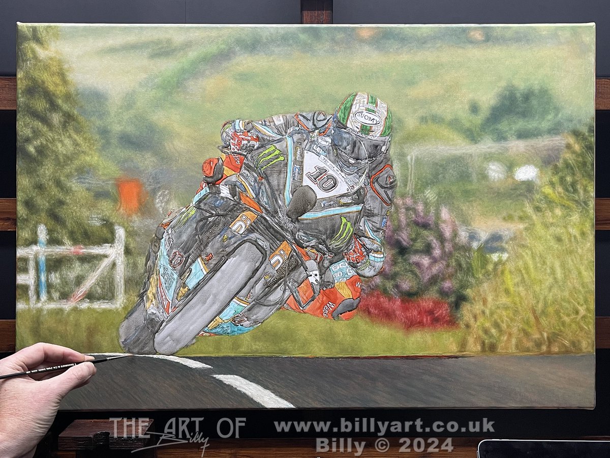 Billyartist's tweet photo. This is the full image of the completed background on my #PeterHickman 2023 Senior #TT #oilpainting ๐๐จ๐๐ฎ๐ฒ
I hadn't posted this before starting #Hicky's #Suomy lid and the screen so I thought I would show what about 5 weeks painting of the bokeh background looks like ๐ https://t.co/MrLvnDRrKQ