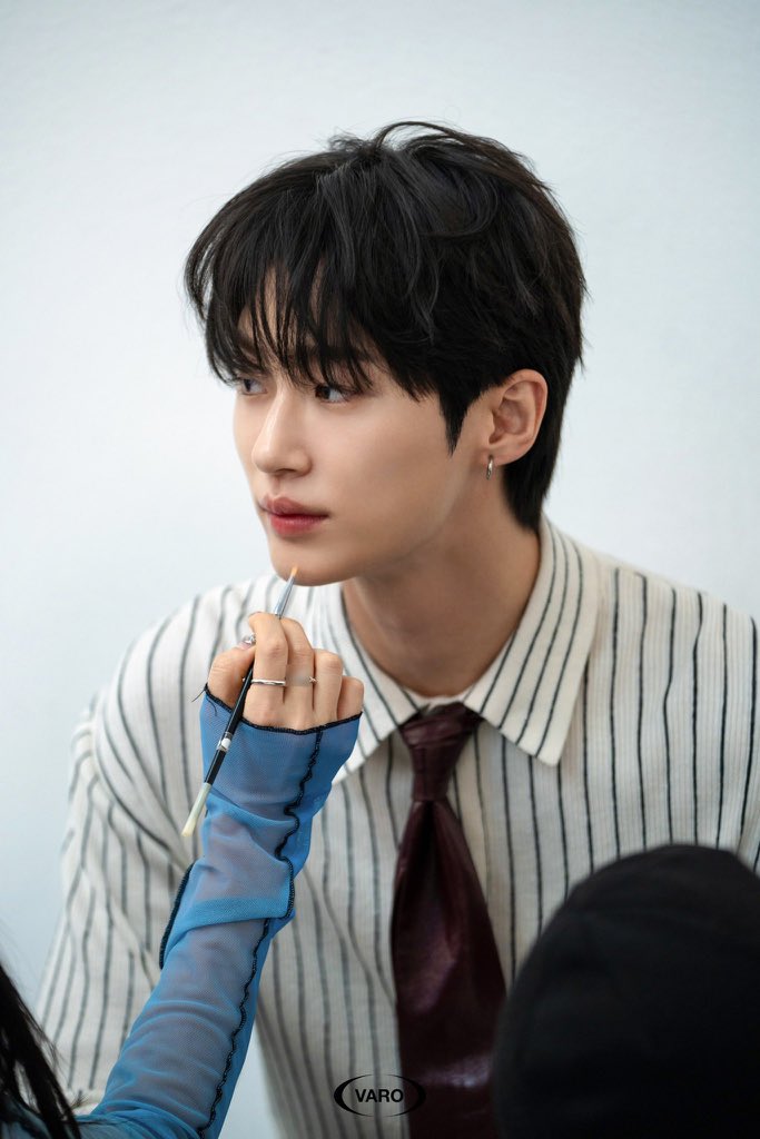 0__page_'s tweet photo. 나 변우석 귀걸이 한 모습을 너무 좋아함 https://t.co/krK2A4g8xF