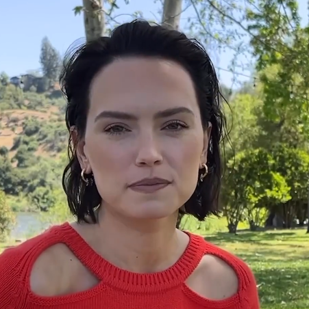 Scavenger_Jakku's tweet photo. Queen Daisy Ridley for Women's Health Magazine cover shoot💖👑🌼#DaisyRidley  #WomensHealth https://t.co/1MBqynfVqI