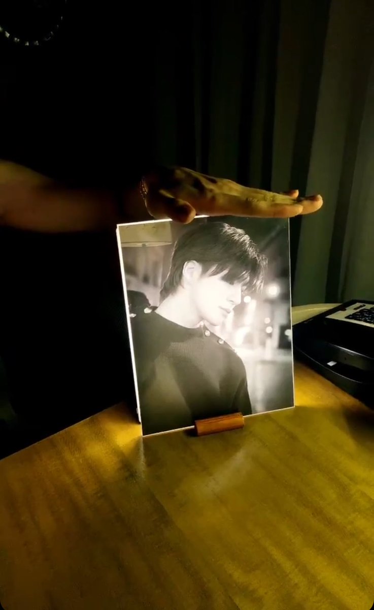 kittennuay's tweet image. น่ารักอะ ตอนแรกภาพสว่างไปเลยเอามือปรับแสงเหมือนลูบหัวโน่เลย5555555555555555555555