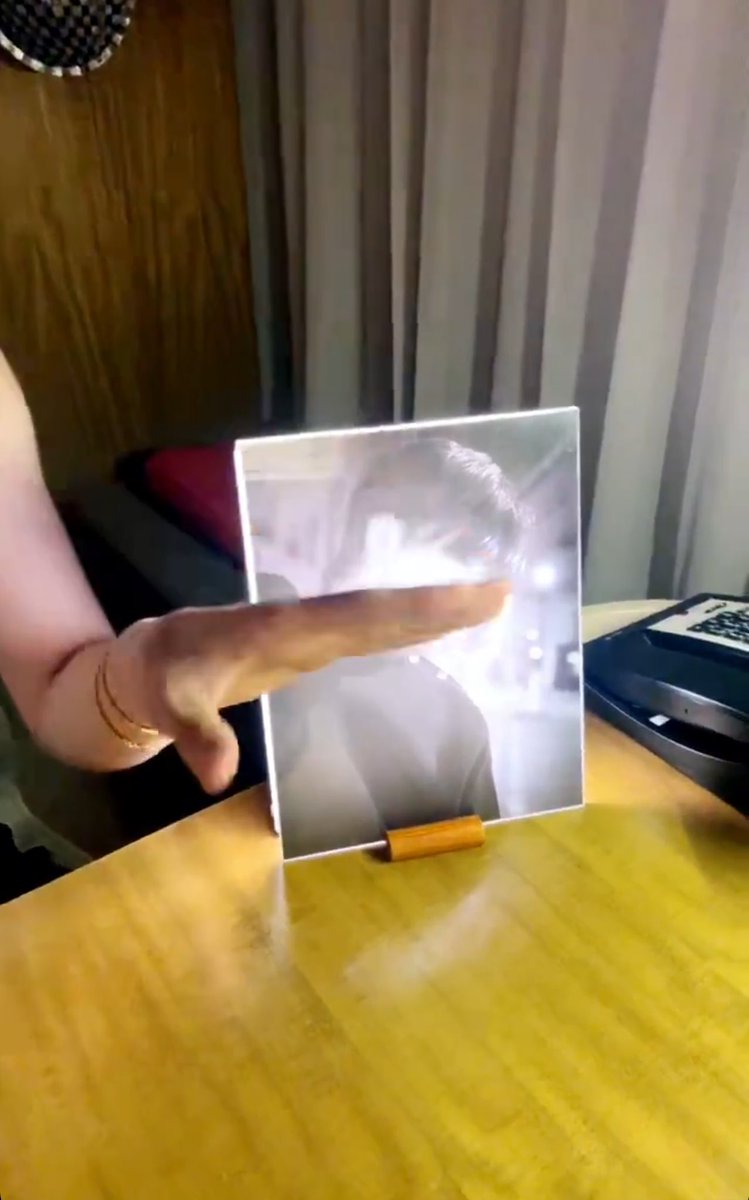 kittennuay's tweet image. น่ารักอะ ตอนแรกภาพสว่างไปเลยเอามือปรับแสงเหมือนลูบหัวโน่เลย5555555555555555555555