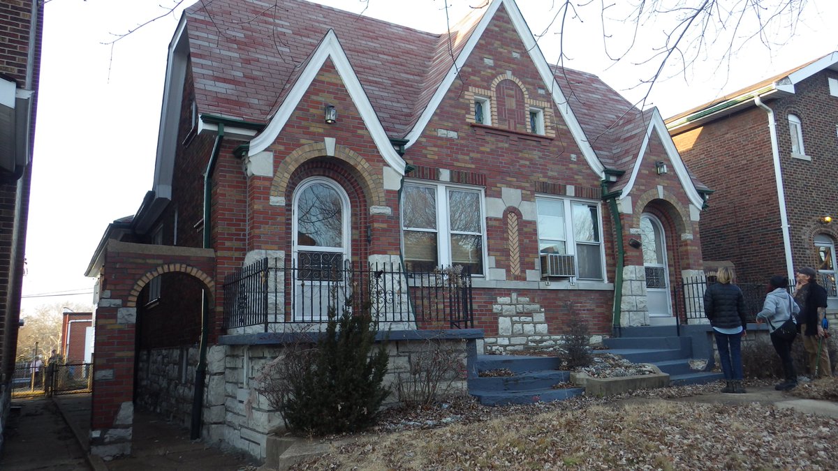 5815 Goener has been vacant for years and in need of a new chapter. Thanks to <a href="/LSEM_EST1956/">Legal Services-E. MO</a>, <a href="/betterbevonow/">betterbevonow</a>, and Alderwoman Schweitzer, we gained possession, secured the property, and cured all the exterior code violations. The beauty of this 1929 construction is starting to show
