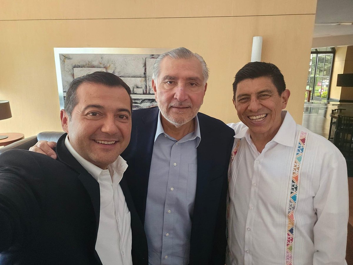 LUISALFONSOSR's tweet photo. El segundo piso de la 4T se fortalece  cada vez más; hoy tuve el honor de dialogar con nuestro gobernador @salomonj y con el próximo presidente de la Jucopo en el senado @adan_augusto .

Sin duda la continuación del legado de @lopezobrador_ está asegurado con la Presidenta @Claudiashein .