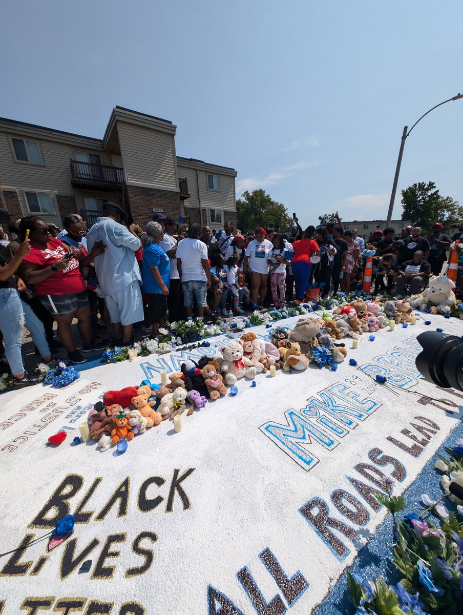 IShotGuyDebord's tweet image. Canfield. #MikeBrown #Ferguson