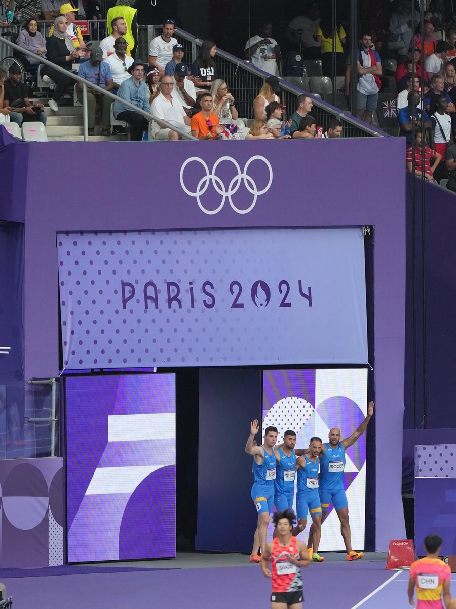 atleticaitalia's tweet photo. 🇮🇹 𝘚𝘪𝘢𝘮𝘰 𝘲𝘶𝘢𝘳𝘵𝘪

La 4x100 con Matteo Melluzzo, Marcell Jacobs, Lorenzo Patta, Filippo Tortu è quarta alle Olimpiadi di Parigi con 37.68 a sette centesimi dal podio

Ph. Grana/FIDAL

#atleticaitaliana #Paris2024 https://t.co/fmv8mHrUwH