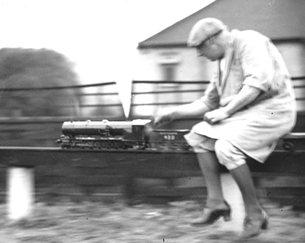 wrduckdog's tweet photo. Riding a live steam 2.5 inch gauge 4-12-2 that she designed and built while wearing high heels is a flex few others could match https://t.co/pqeHGAkFql