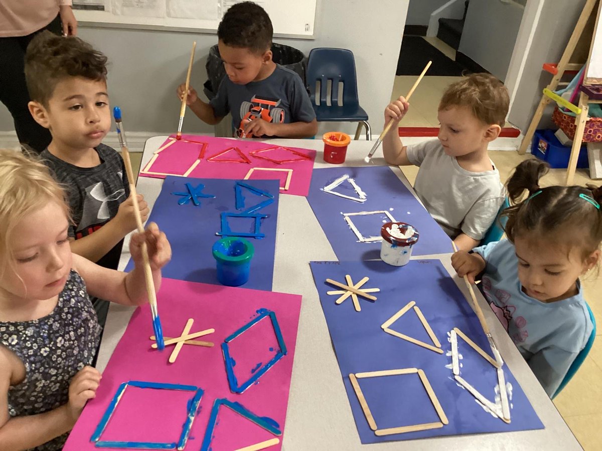 muppetschildren's tweet image. Creativity and learning combined at Muppets-Pickering! 
Preschoolers had a fantastic time practicing their shapes using popsicle sticks.

#MuppetsPickering #PreschoolLearning #Shapes #CreativePlay #EarlyEducation #FineMotorSkills #VVCS #VictoriaVillage