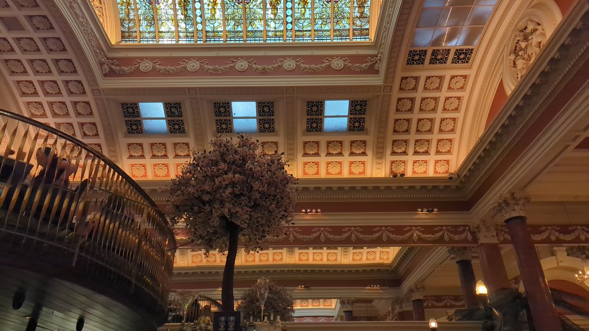 Starting the weekend in Dublin at the most beautiful bar in town. <a href="/Thebankbar/">The Bank Bar Dublin</a>