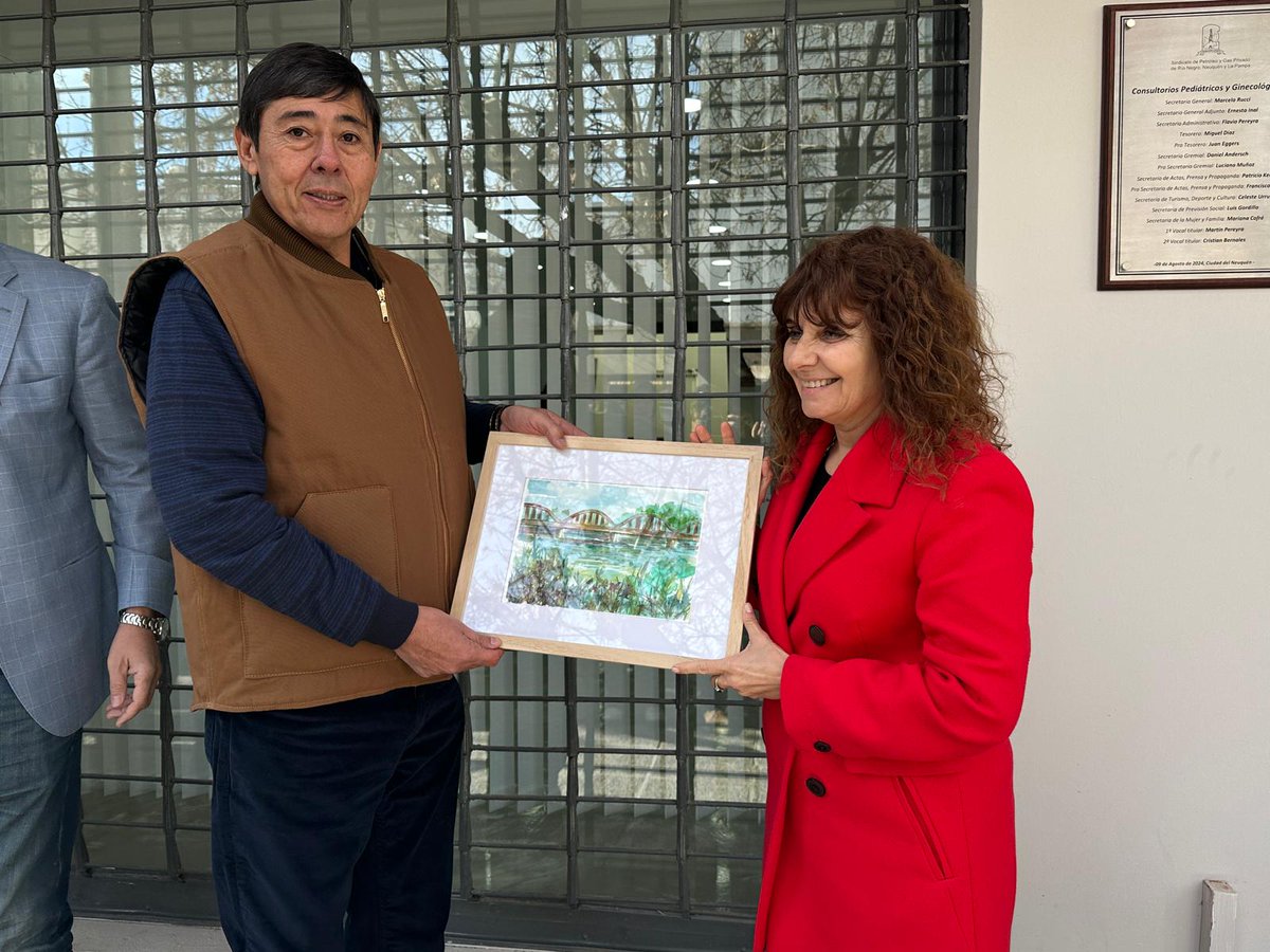 tanapasqualini's tweet photo. La ciudad de Neuquén cuenta con un nuevo centro de salud. 👐🏼

Hoy los neuquinos y neuquinos podrán acceder a mas sitios de salud.  Felicitaciones MEOPP por pensar en cada habitante de nuestra ciudad 🤗

#NeuquenCapital #inauguraciones https://t.co/yHPhTRdF4b