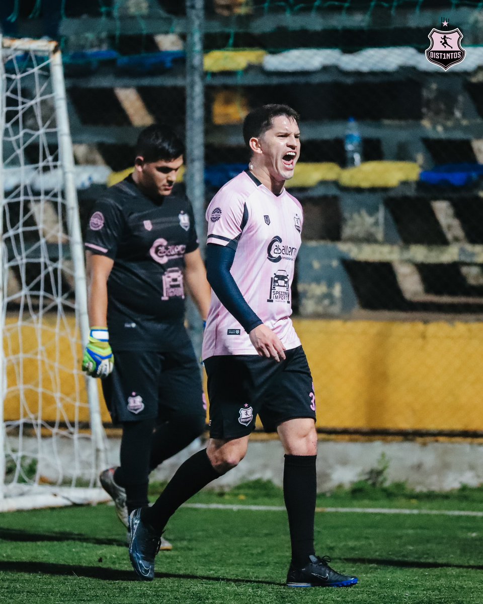 𝐉𝐞𝐫𝐚𝐫𝐪𝐮𝐢́𝐚 𝐩𝐮𝐫𝐚. 🔝

Si de algo hay que hablar, es del tremendo campeonato que se mandó este tipo.

¡Qué jugador, Alex! ⭐️

#DistintosCampeón24 🏆