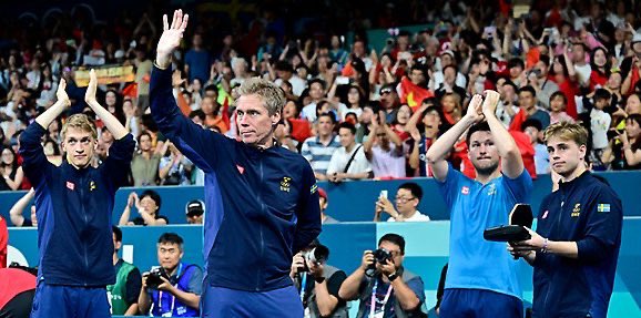 En heroisk insats. Stort tack <a href="/moregardhtruls/">Truls Möregårdh</a>, <a href="/kristiank91/">Kristian Karlsson</a>, <a href="/antonkallberg/">Anton Källberg</a> och @j_persson66 för en fantastisk match! Vilken resa vi fått vara med på. Så sjukt imponerande. Och Jörgen Persson - vilken ledare! 🇸🇪🏓💪🏻 #Paris2024 #Olympics #bordtennis