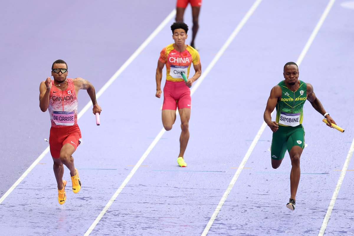 WorldAthletics's tweet photo. Who saw this coming ⁉️

Men's 4x100m podium ⬇️

1. 🇨🇦 37.50
2. 🇿🇦 37.57 AR
3. 🇬🇧 37.61

#Paris2024 #Olympics https://t.co/Tca3Viocr9
