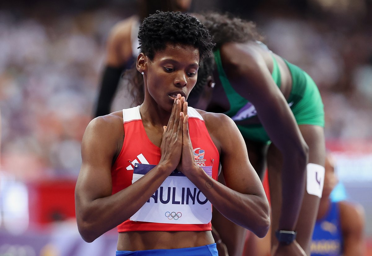 WorldAthletics's tweet photo. THE FIRST TO EVER DO IT FOR 🇩🇴 

@Marileidy_P brings home the 400m gold, which is the first ever Olympic gold medal in any sport for her country 🤯

With a 48.17 Olympic record 🔥

#Paris2024 #Olympics https://t.co/tEC3RCwhFK