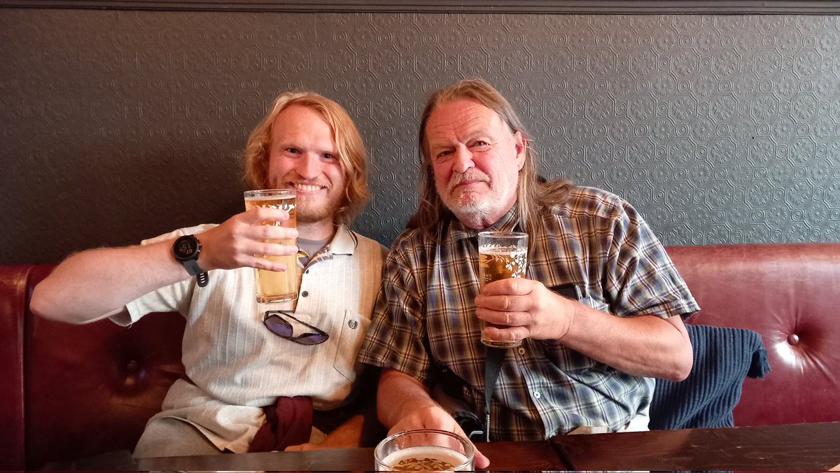smatterdk's tweet photo. We're back and finally getting a cider! #utg https://t.co/ANcSfRdvGC