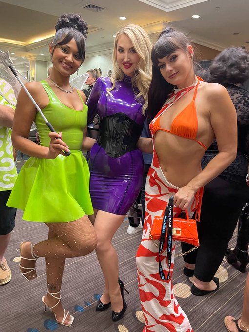 More snaps from last night @fetishcon! Highlight of your evening?  Drop it in the comments👇👇👇  @BuddahSC2<a class="tags" href="/tag/fetishcon">@fetishcon</a>