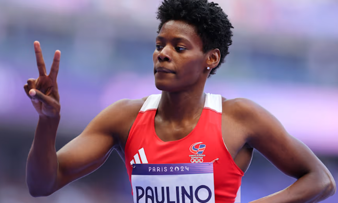 2010MisterChip's tweet photo. #JuegosOlímpicos #Paris2024 #Athletics 
[AT] ATLETISMO: 400 m femenino.

Marileidy Paulino #DOM 🇩🇴(oro🥇) es la PRIMERA mujer que logra un título olímpico para la República Dominicana, tras los logros de dos hombres Félix Sánchez (2 oros en ATLETISMO) y Félix Díaz (1 oro en BOXEO).

Paulino es, además, la PRIMERA deportista dominicana (hombre o mujer) con récord olímpico en cualquier prueba de ATLETISMO.

#Olympics #OlympicGames #OLYMPICRECORD
