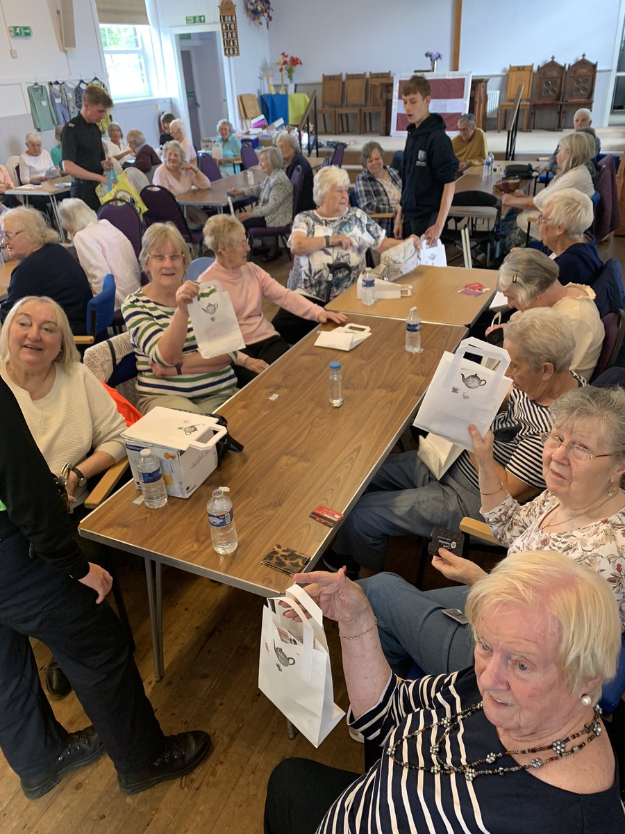 WYP_SallyB's tweet image. Kirklees @WYP_Cadets Sam &amp;amp; Oliver were at Mirfield “Friday Friends” today, with me and @WYP_Dewsbury NPT Officer, PC Price.
I spoke to them all about Frauds &amp;amp; Scams and we handed out “Safe Tea” bags with lots of info and most importantly, a @YorkshireTea teabag! 🫖