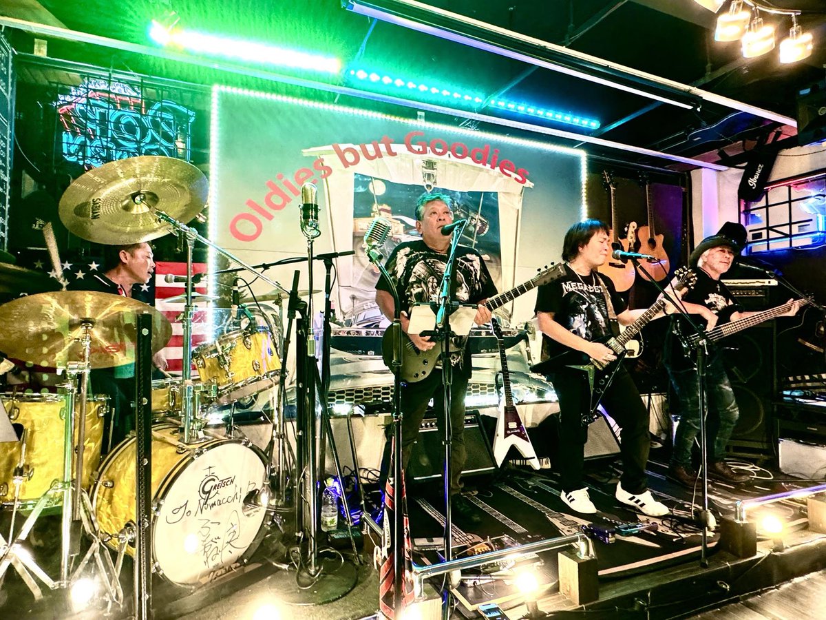 blackrain201301's tweet photo. Numacchi Bar の盛喜、そしてスタッフさん、またPAで気張ってくれた小西くん、大変お世話になりました。
今回も楽しく過ごせました、ありがとうございました。

とにかく暑い 暑い 熱い一日でありましたね。
次回はどの様な形で開催されるか楽しみで待ち遠しいです！ https://t.co/9ioLUvOnyf