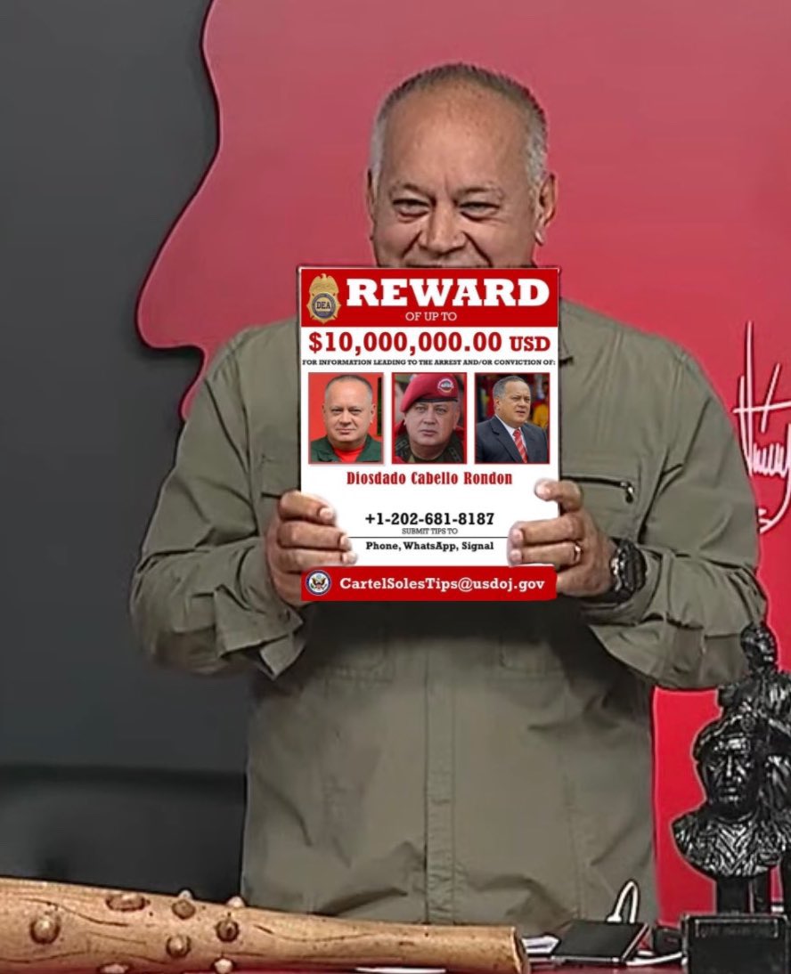 EmmaRincon's tweet photo. 🚨🇻🇪 ÚLTIMA HORA: Tras denuncias masivas, y luego de haber enviado a Diosdado Cabello una placa por 100.000 suscriptores, YouTube ha eliminado el canal del acusado de narcoterrorismo. https://t.co/df2TnC06nw
