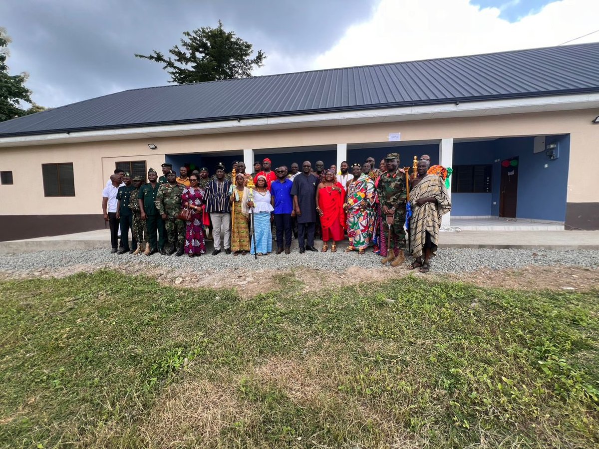 EtorJFlolu's tweet photo. Yesterday, the 8th of August, 2024, I joined the chiefs and people of Leklebi to commission a rehabilitated Health Centre at Leklebi-Kame.The project,funded by Ecowas Commission,and executed by the Ghana BoundaryCommission,rehabilitated and upgraded the existing CHPS compound https://t.co/bNHWPpVV9H