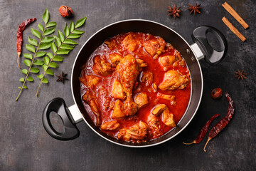 CloudFeasta's tweet photo. Spice up your meal with Kadhai Chicken! A fiery and flavorful North Indian dish cooked to perfection in a traditional wok. 🍗🌶️ #KadhaiChicken #NorthIndianFlavors #SpicyDelights #FoodieFavorites https://t.co/6nukKKRGbM