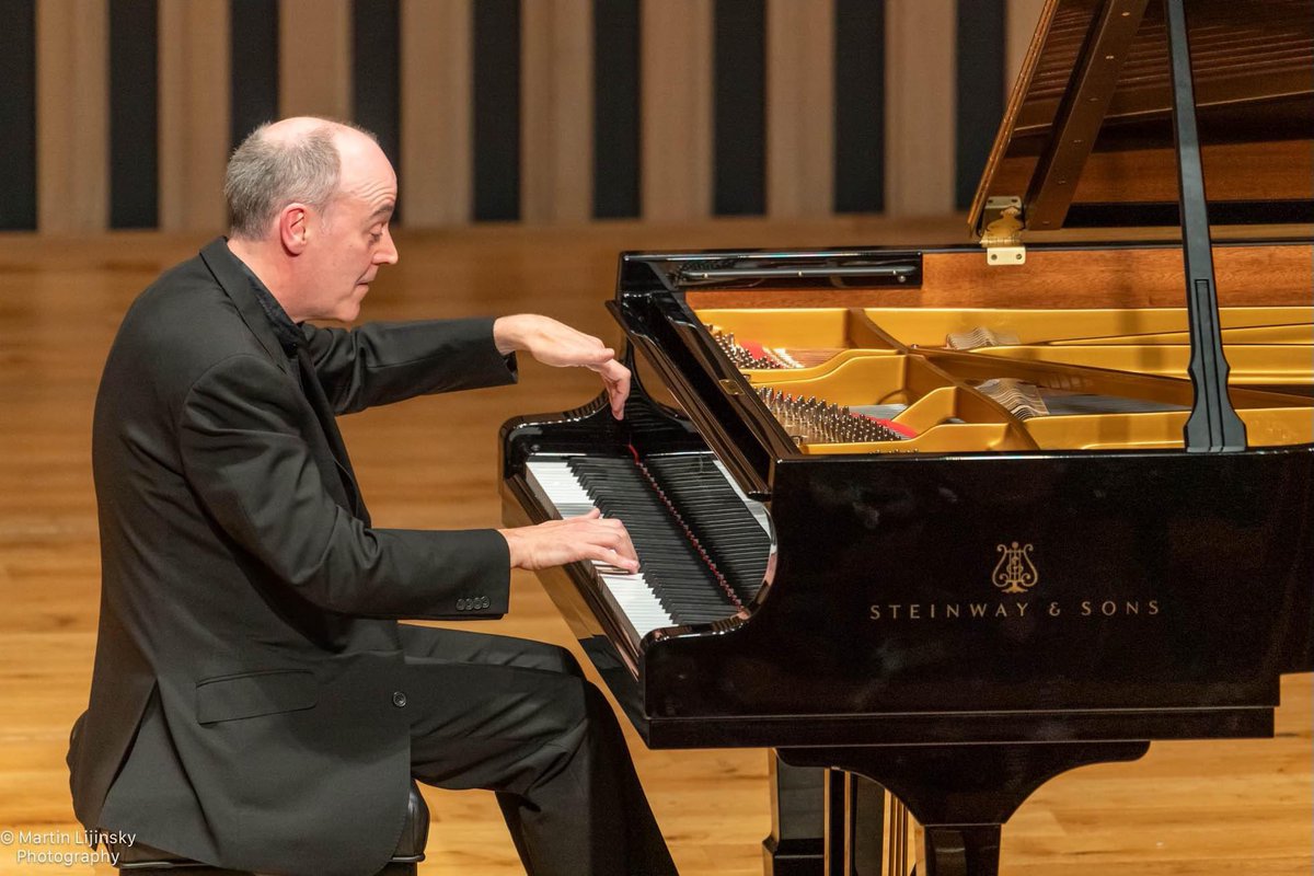 chethampiano's tweet photo. What a day - early morning junior classes, adult practise workshop, Paul Lewis masterclass, young artist recital Callum Mclachlan, Busoni lecture @MurrayMcPiano, sensational @AdamSwayne, stunning @leonmccawley, 30 faculty teaching @ForsythMusic &amp; socialising  - incredible! https://t.co/0e23N45IpT