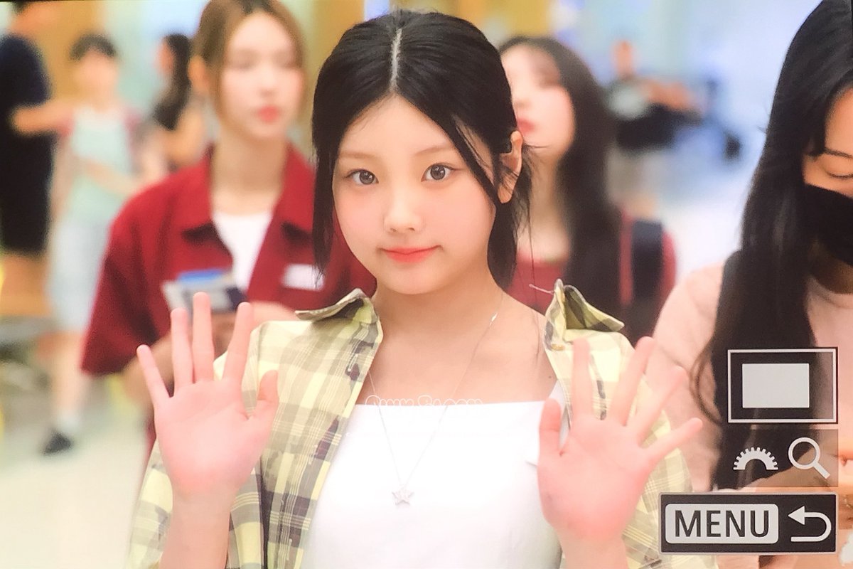 PinkBloom0626's tweet photo. 240810 #원희 #WONHEE #아일릿 #ILLIT https://t.co/AquB6TXk4X
