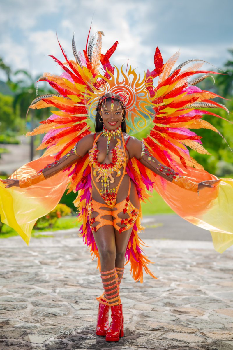 Dis is carnival! 

📸 @nicktphotography 

#carnival #antiguacarnival #mystcarnival #carnivaltuesday #tuesdaymas #nicktphotography #carnivalphotoshoot #mystics #antigua #SolarFlare #Alejandro #ALE #alejandrodesign