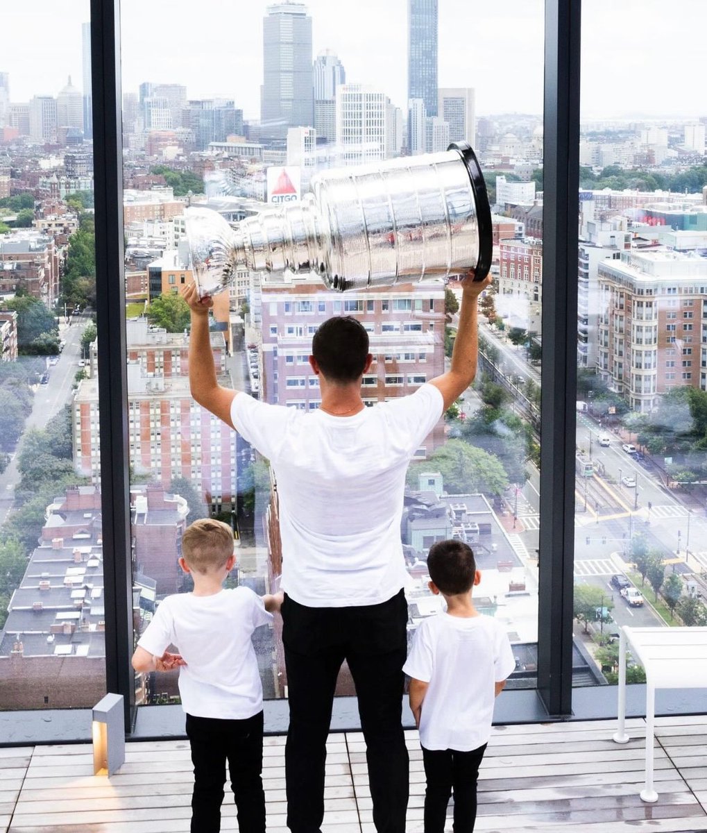BU_Tweets's tweet photo. Another Terrier name etched onto the Stanley Cup. #ProudtoBU 🐾❤️ 

📸: Matt Woolverton https://t.co/RiV5toHBUJ