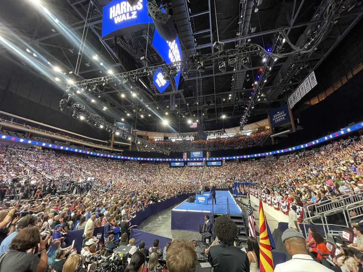 acnewsitics's tweet photo. "hydraulic leak" is code for clogged toilet. Trump saw photos of Kamala's rally and ran straight to the shitter. https://t.co/lGVrVB0K5B