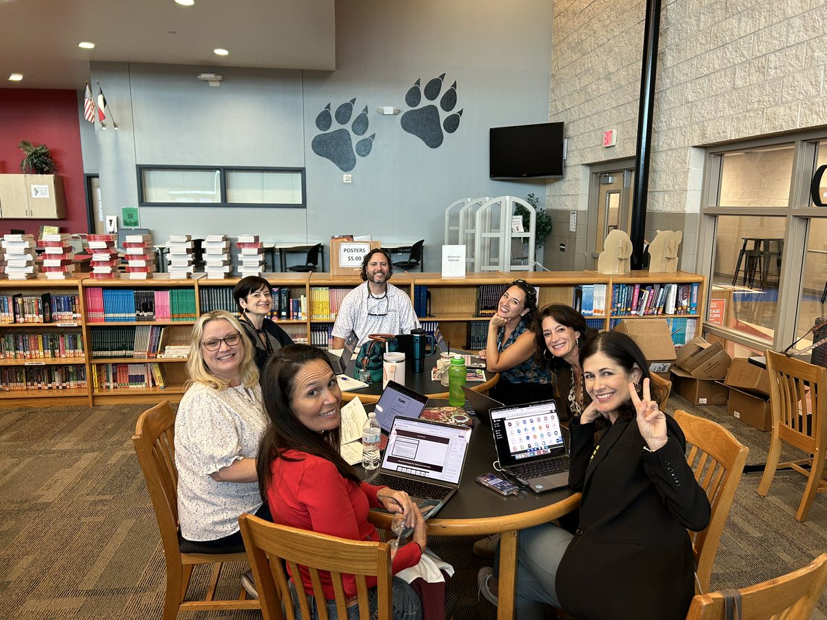 techylibrarian1's tweet photo. I got to spend my Friday with @cisdnews librarians! We have some exciting things planned for this school year. Our focus is collection development and reading initiatives! @ComalDL #ComalLibraries #ComalReads #schoollibrariesmatter #txasl https://t.co/9WhT7QiPrT