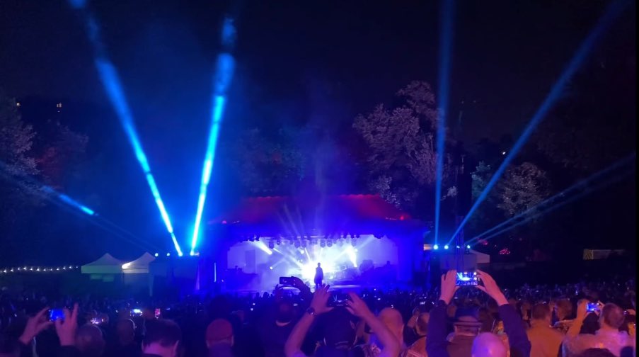 2nd night at a sold out <a href="/SummernightsKGB/">Summer Nights at The Bandstand</a> and again it was superb. Class act Glasgow ✊🏼🐰