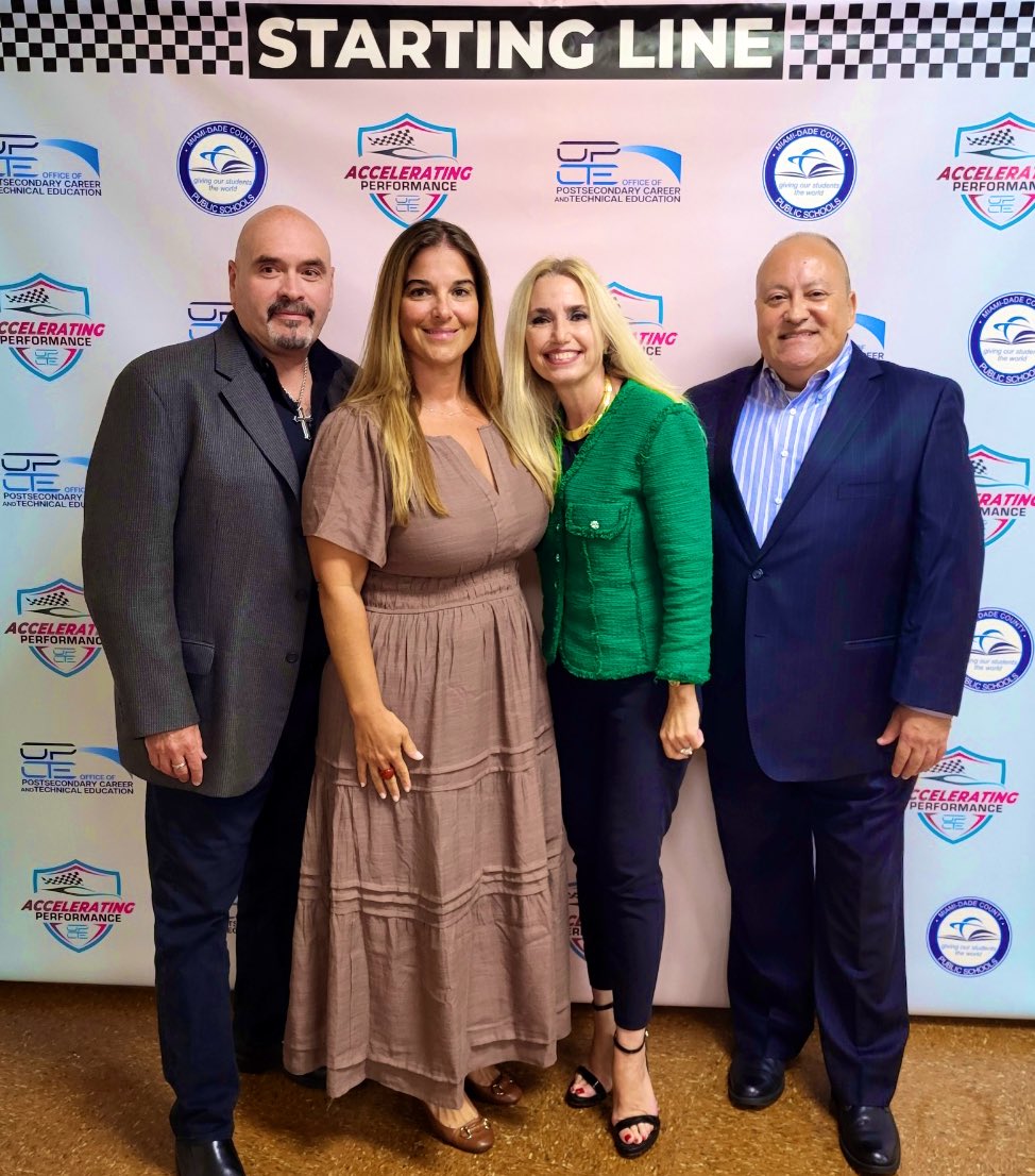 TECMiami's tweet image. The Leadership Team at The English Center is ready to welcome students back to 2024-2025 school year! #AcceleratingPerformance
#YourBestChoiceMDCPS