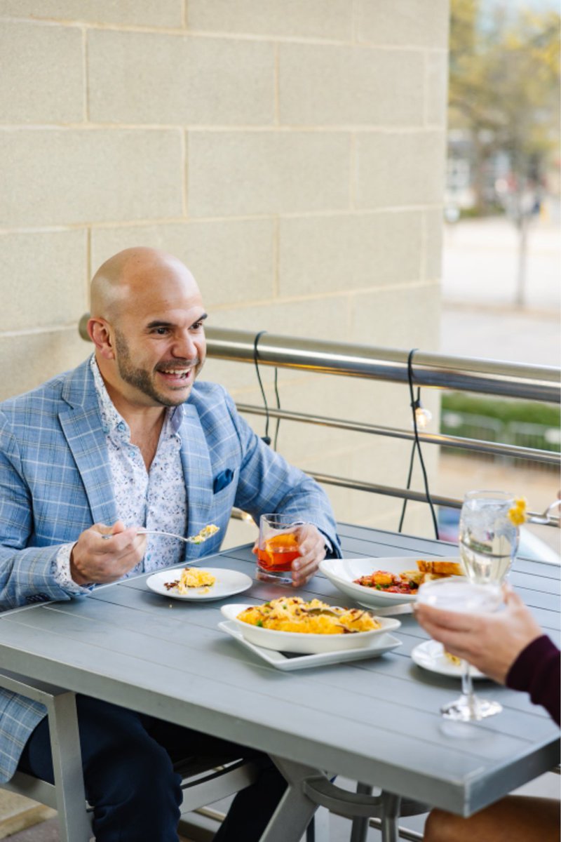 Elevate your dinner before the show. Enjoy seasonal flavors while enjoying stunning treetop views. #overlookrestaurant

10thandterrace.com/happenings/?fi…

#raleigh #raleighnc #downtownraleigh #visitraleigh #raleighbar #raleighrooftop #raleighnightlife #raleighrestaurants #raleighskyline
